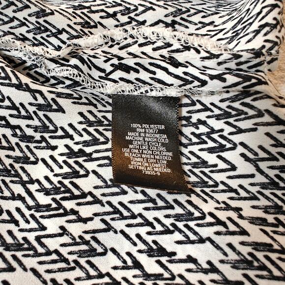 Worthington Oversized White and Black Pattern Tunic Top Size L - Picture 6 of 7